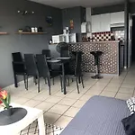 Agreable Studio-cabine Vue 4 Personnes A 20 M De La