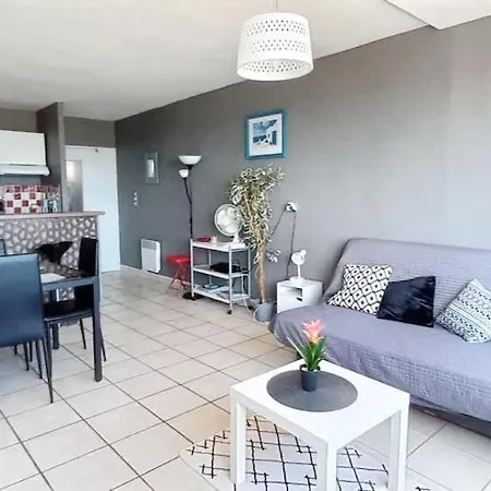 Agreable Studio-cabine Vue 4 Personnes A 20 M De La Valras-Plage