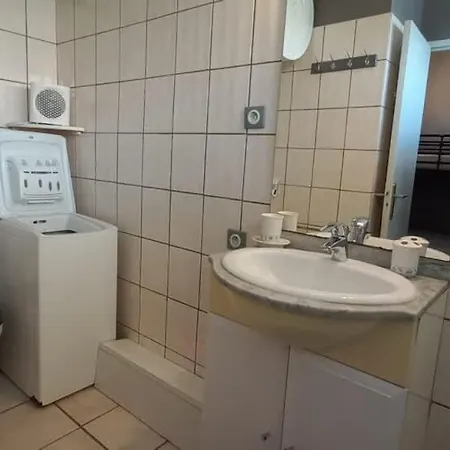 Agreable Studio-cabine Vue 4 Personnes A 20 M De La Apartmán *