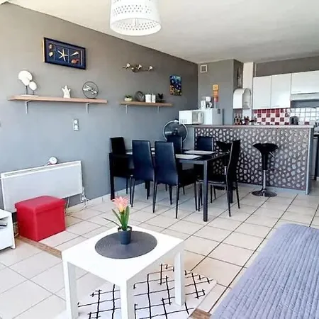 Agreable Studio-cabine Vue 4 Personnes A 20 M De La Apartmán Valras-Plage