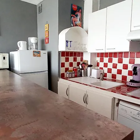 Agreable Studio-cabine Vue 4 Personnes A 20 M De La