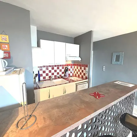 Agreable Studio-cabine Vue 4 Personnes A 20 M De La شقة *