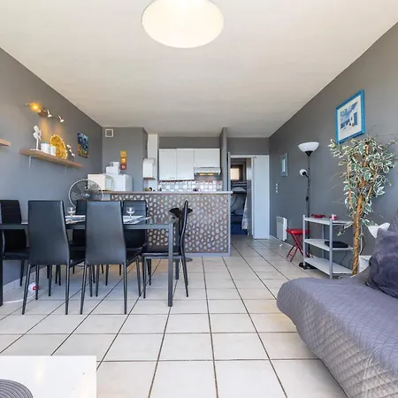 Agreable Studio-cabine Vue 4 Personnes A 20 M De La Apartmán Valras-Plage